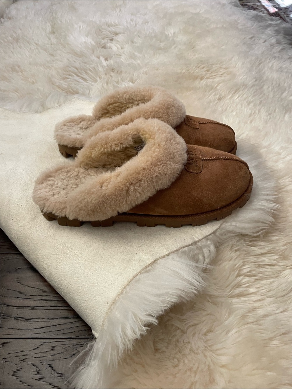 Vintage UGG Australia shearling coquette chestnut slippers / shoes